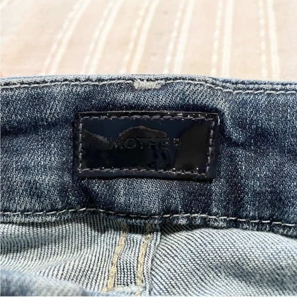 MOTHER The Looker Mid Rise Skinny Jeans in Here Kitty Kitty 25 - Picture 6 of 16